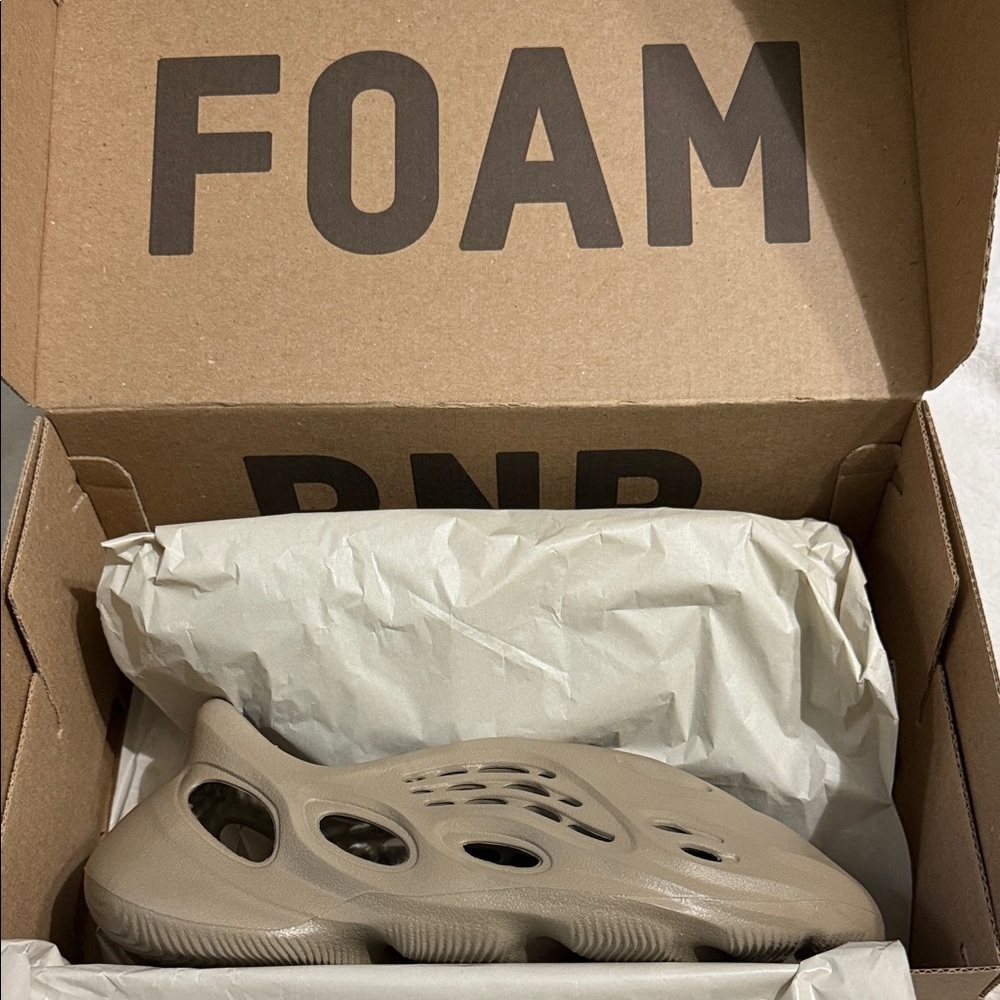 Stone Taupe Foam Runners